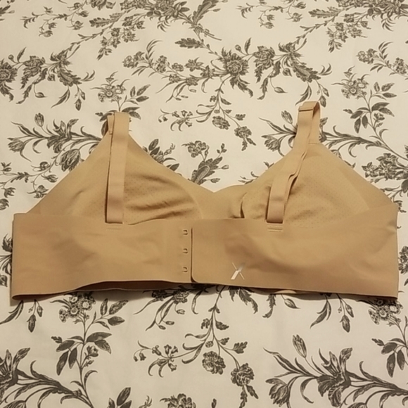 Knix Padded Thin Strap V-Neck Bra - Picture 2 of 4